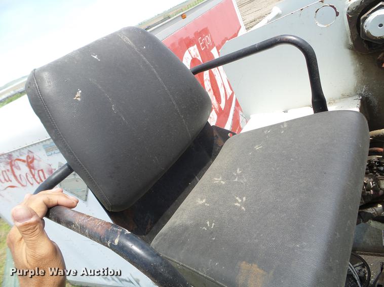 image for item FM9376 Dueco service bed with digger derrick