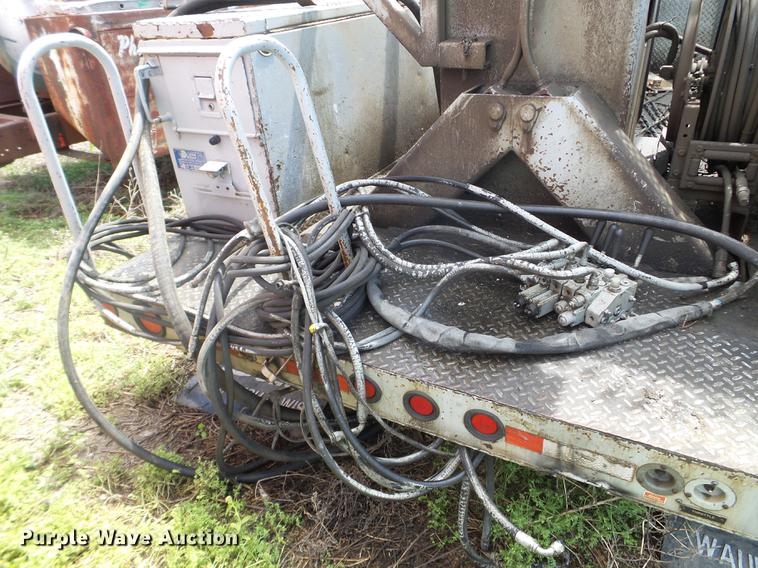 image for item FM9376 Dueco service bed with digger derrick