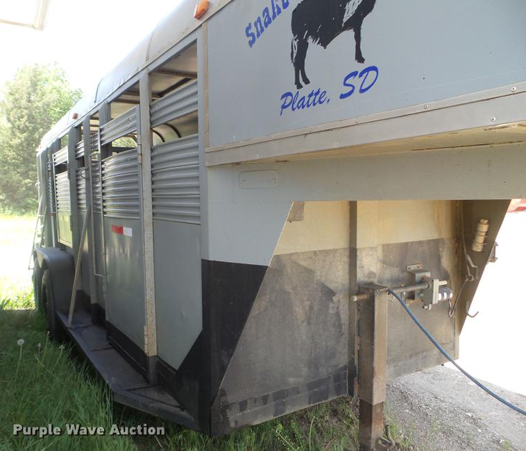 image for item FM9379 1986 Bonanza livestock trailer