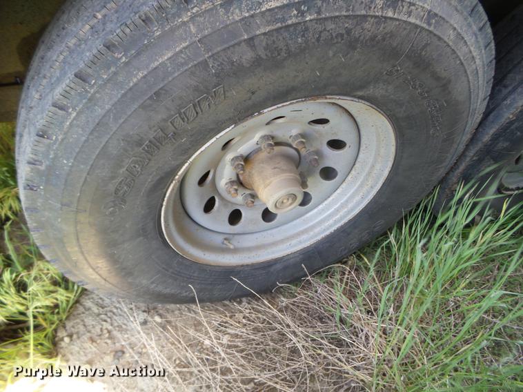 image for item FM9379 1986 Bonanza livestock trailer