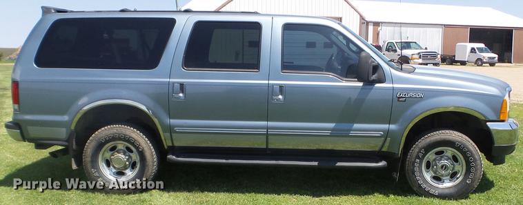 image for item FM9392 2000 Ford Excursion XLT SUV