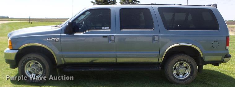 image for item FM9392 2000 Ford Excursion XLT SUV