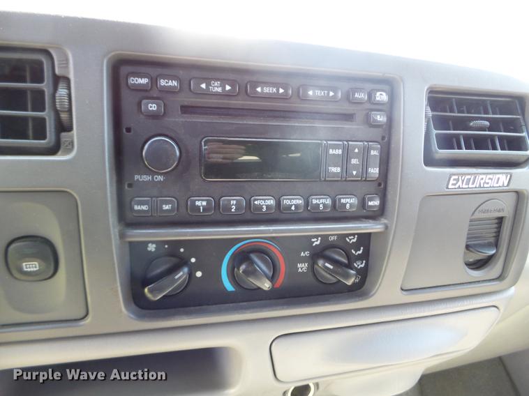 image for item FM9392 2000 Ford Excursion XLT SUV