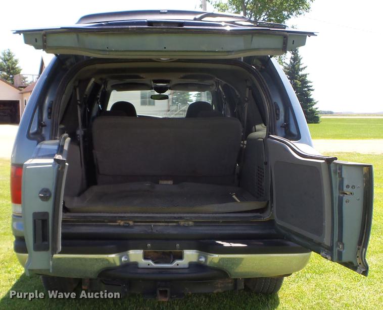 image for item FM9392 2000 Ford Excursion XLT SUV