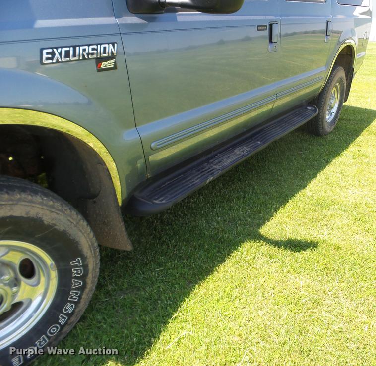 image for item FM9392 2000 Ford Excursion XLT SUV