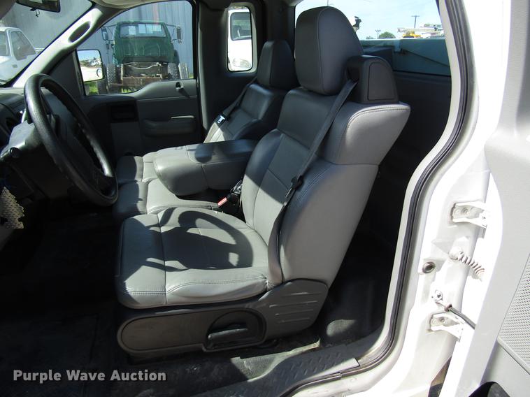 image for item FO9282 2005 Ford F150 pickup truck