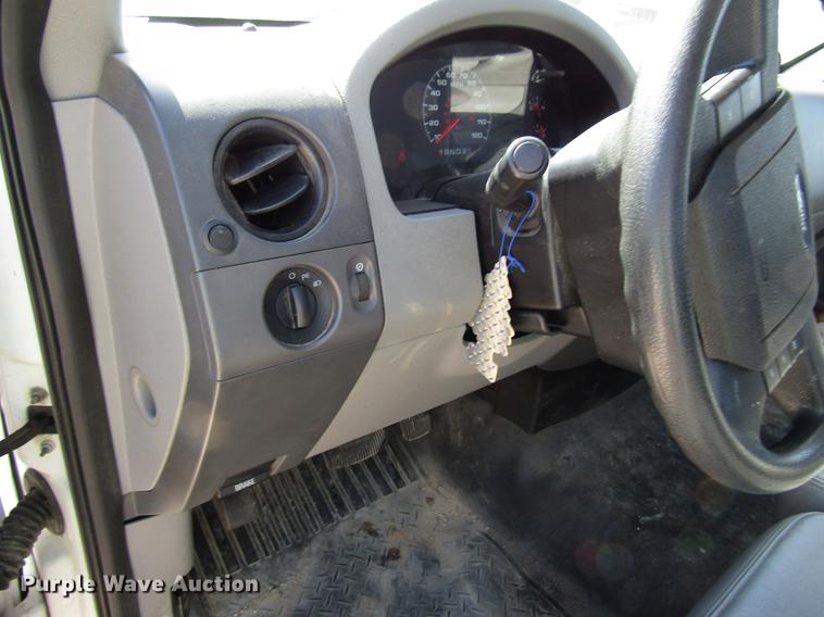 image for item FO9282 2005 Ford F150 pickup truck