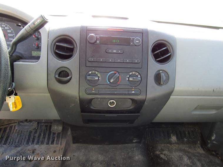 image for item FO9282 2005 Ford F150 pickup truck