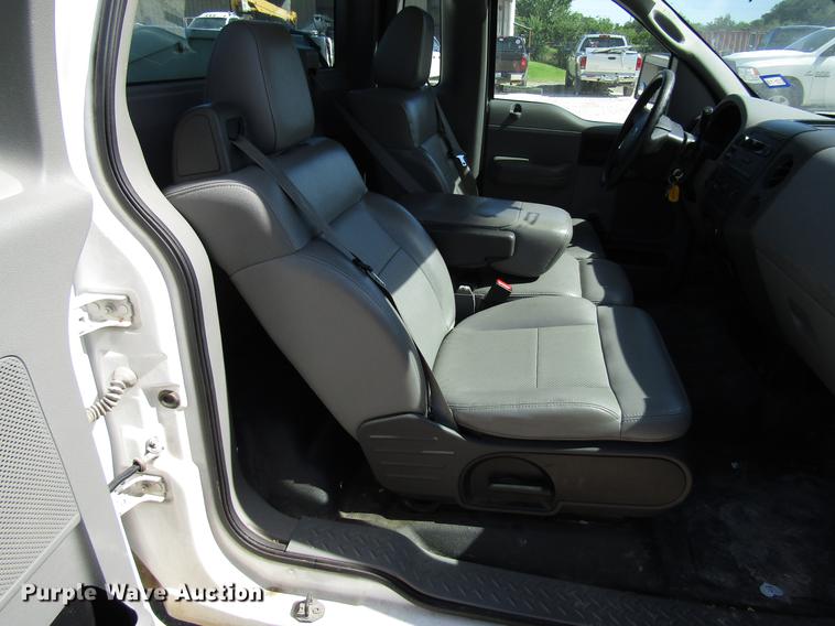 image for item FO9282 2005 Ford F150 pickup truck