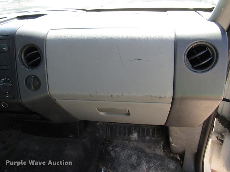 image for item FO9282 2005 Ford F150 pickup truck