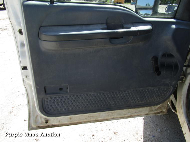 image for item FO9284 1999 Ford F550 bucket truck