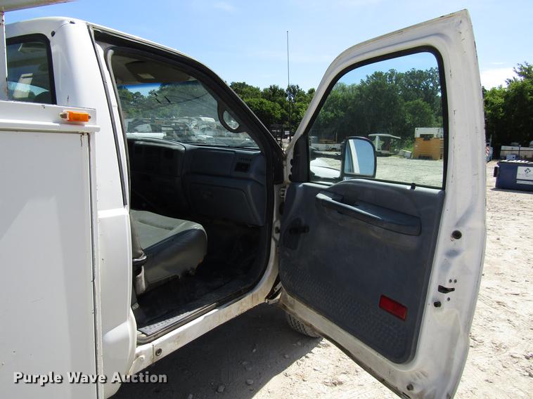 image for item FO9284 1999 Ford F550 bucket truck