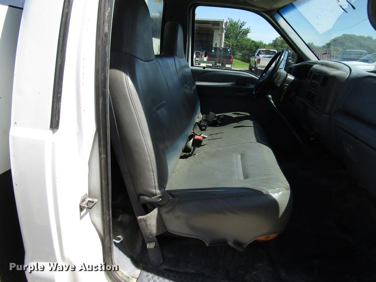 image for item FO9284 1999 Ford F550 bucket truck