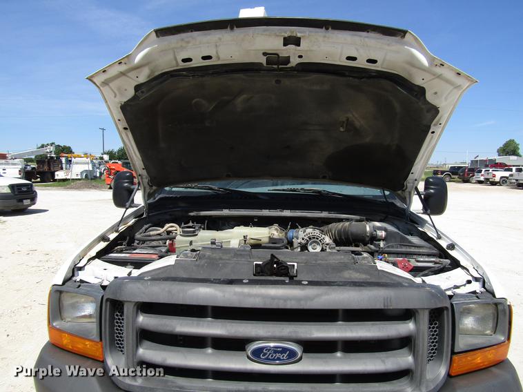 image for item FO9284 1999 Ford F550 bucket truck