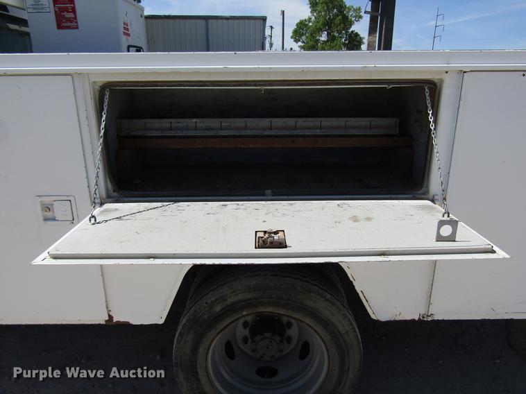 image for item FO9284 1999 Ford F550 bucket truck