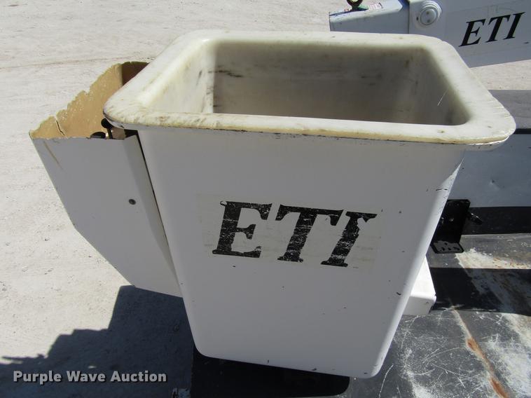 image for item FO9284 1999 Ford F550 bucket truck