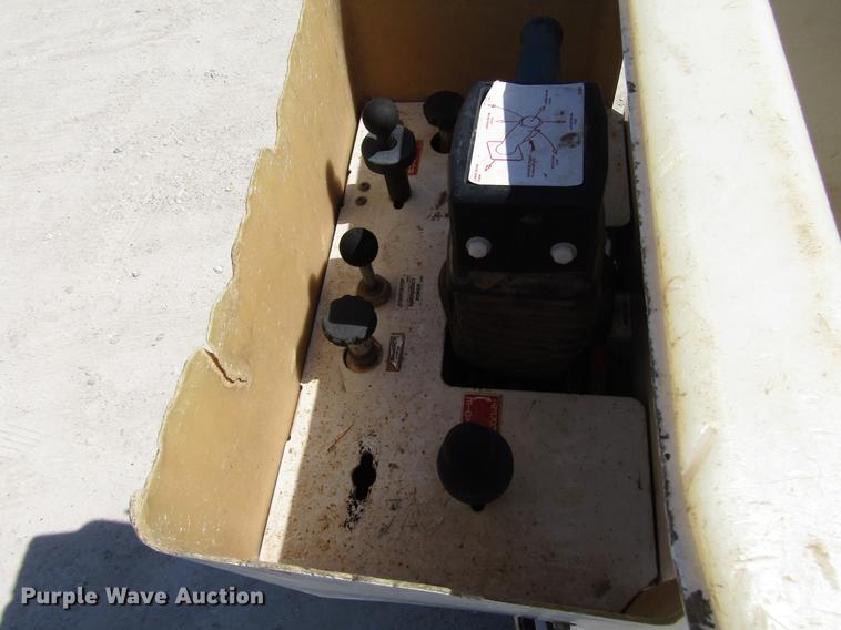 image for item FO9284 1999 Ford F550 bucket truck