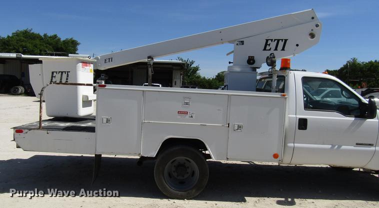 image for item FO9284 1999 Ford F550 bucket truck