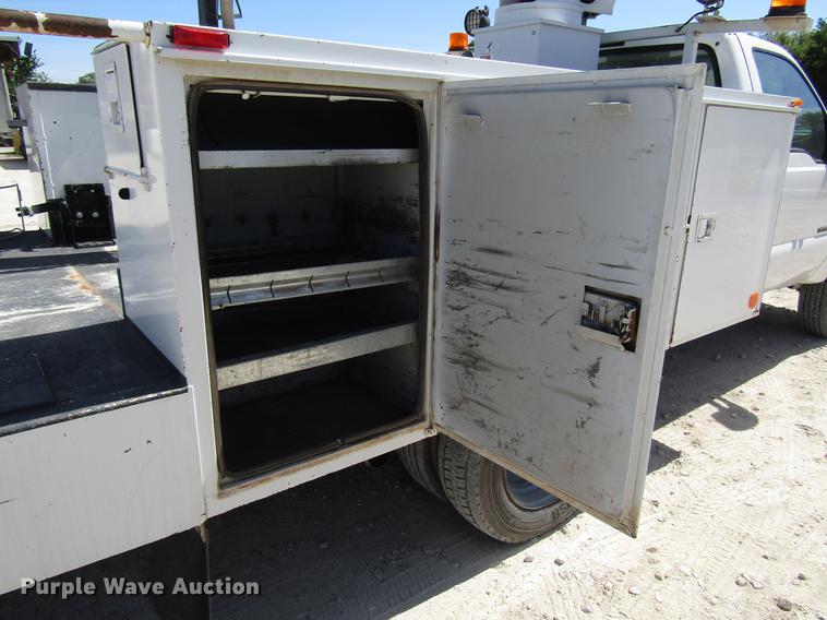 image for item FO9284 1999 Ford F550 bucket truck