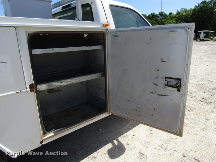 image for item FO9284 1999 Ford F550 bucket truck