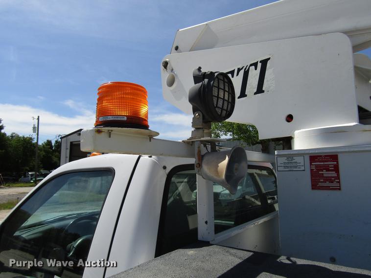 image for item FO9284 1999 Ford F550 bucket truck