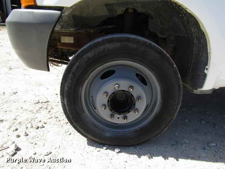 image for item FO9284 1999 Ford F550 bucket truck