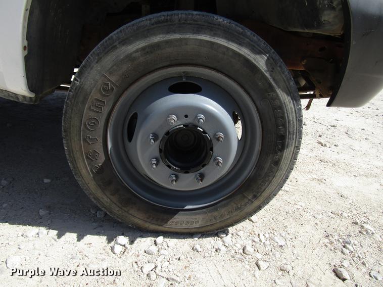 image for item FO9284 1999 Ford F550 bucket truck