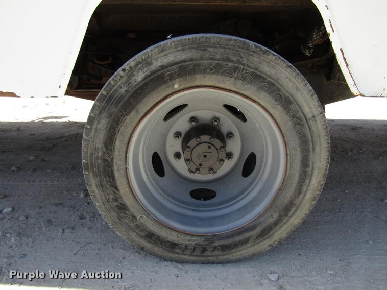 image for item FO9284 1999 Ford F550 bucket truck