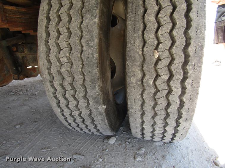 image for item FO9284 1999 Ford F550 bucket truck