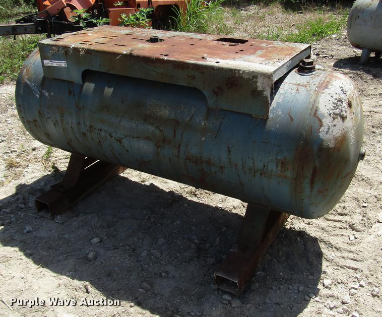 image for item FO9287 (2) air tanks