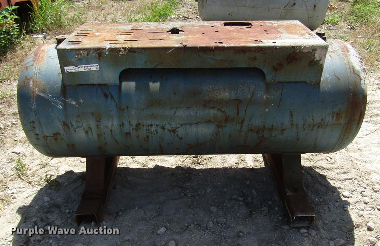 image for item FO9287 (2) air tanks