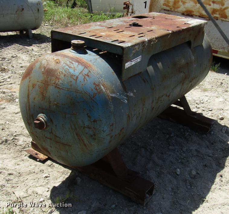 image for item FO9287 (2) air tanks