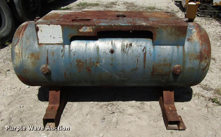 image for item FO9287 (2) air tanks