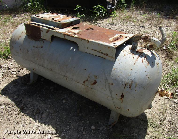 image for item FO9287 (2) air tanks