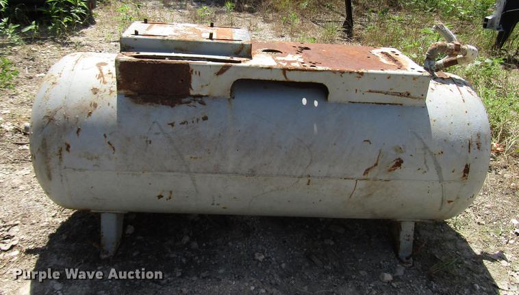 image for item FO9287 (2) air tanks