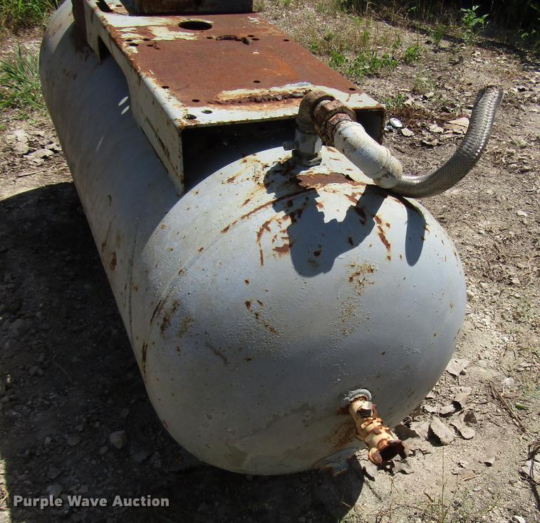 image for item FO9287 (2) air tanks