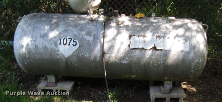 image for item FO9291 1972 propane tank