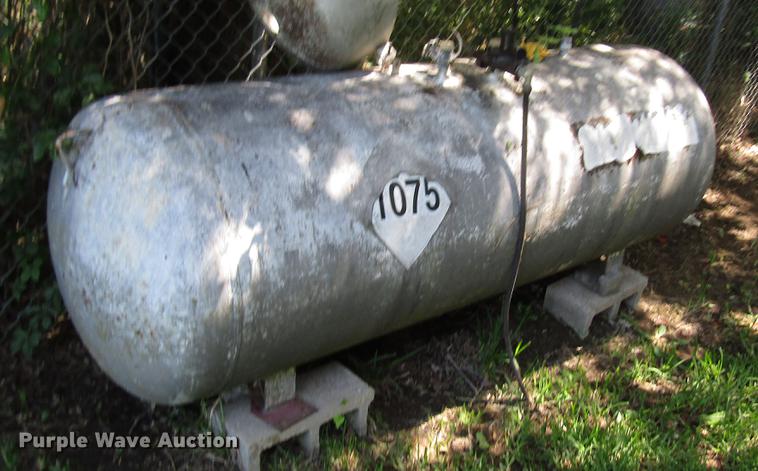 image for item FO9291 1972 propane tank