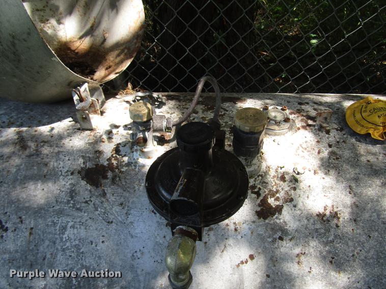 image for item FO9291 1972 propane tank