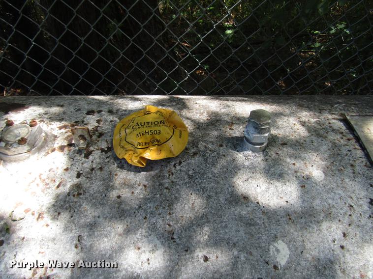 image for item FO9291 1972 propane tank