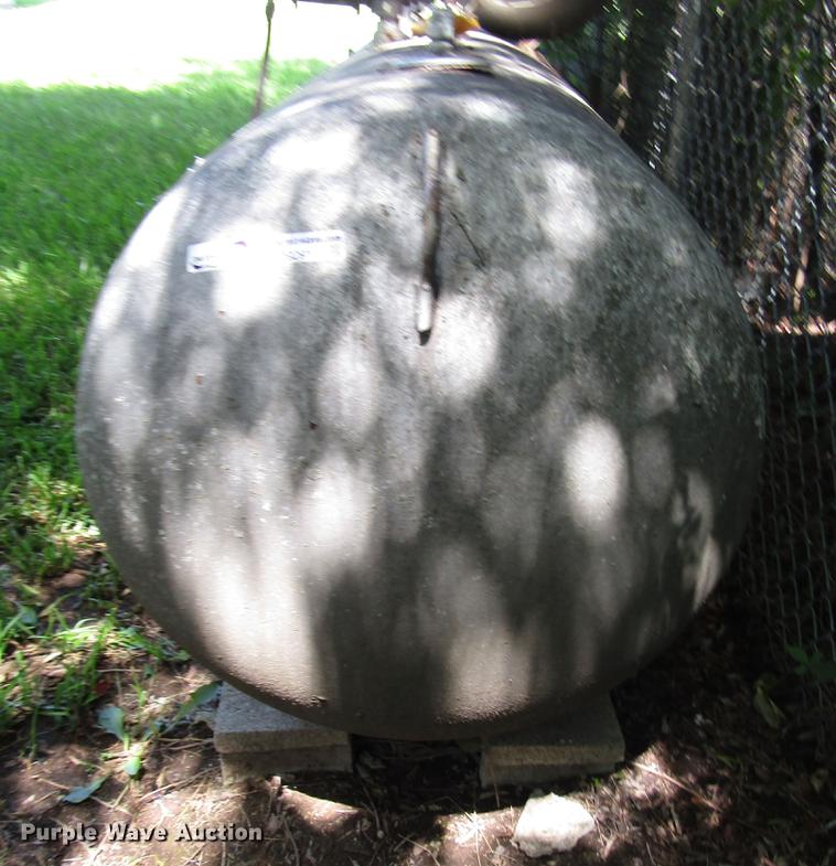 image for item FO9291 1972 propane tank