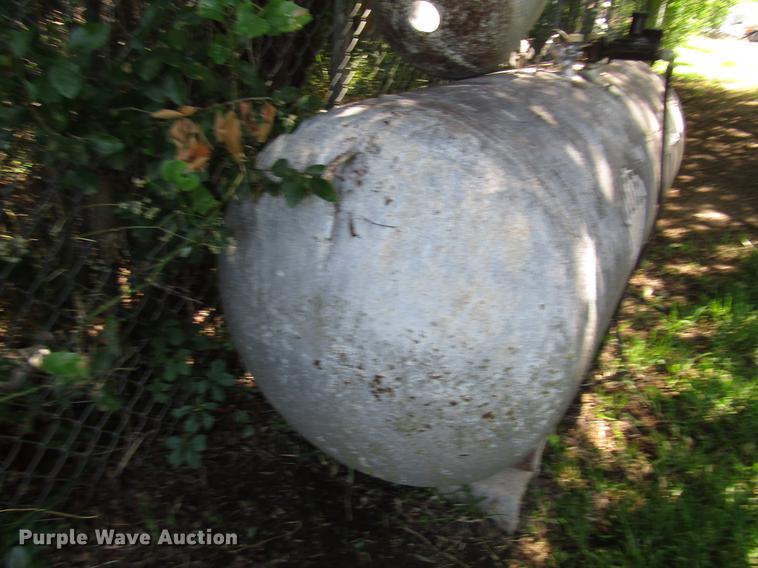 image for item FO9291 1972 propane tank