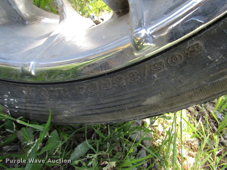 image for item FO9292 (4) 305/35R24 tires and wheels