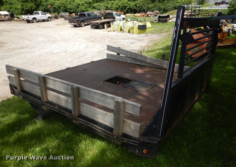 image for item FQ9883 2002 Maxwell flatbed