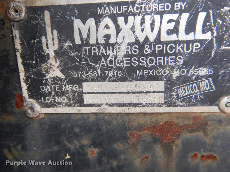image for item FQ9883 2002 Maxwell flatbed