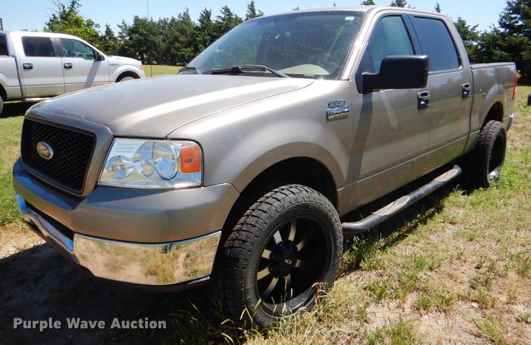 image for item FT9514 2005 Ford F150 Super Crew pickup truck