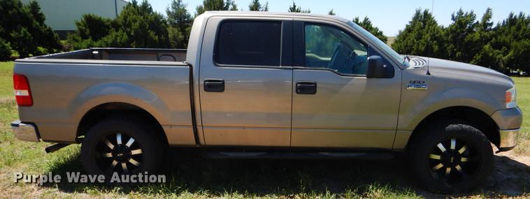 image for item FT9514 2005 Ford F150 Super Crew pickup truck