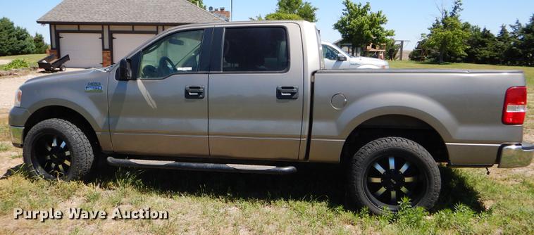 image for item FT9514 2005 Ford F150 Super Crew pickup truck