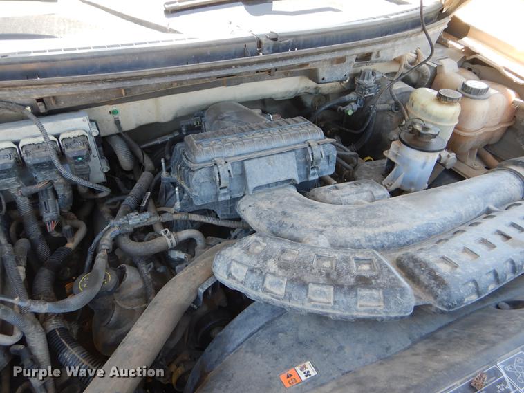 image for item FT9514 2005 Ford F150 Super Crew pickup truck