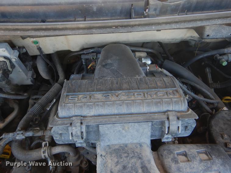 image for item FT9514 2005 Ford F150 Super Crew pickup truck